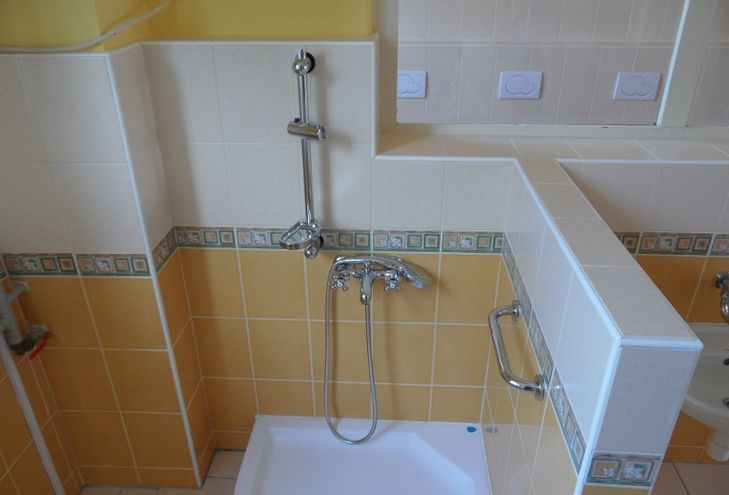 Rekonstrukce koupelen - Mateřská škola Vendryně 2013