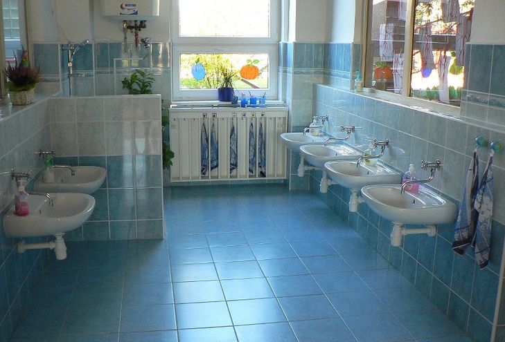 Rekonstrukce koupelen - Mateřská škola Vendryně 2013